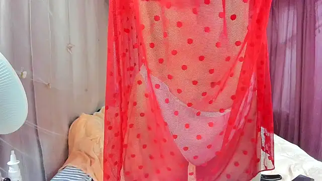leila_bambi_ webcam