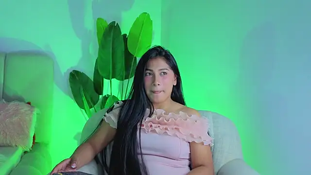 LinnaGardenia webcam