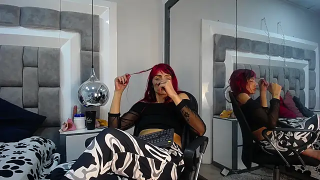 Lucie_Red webcam