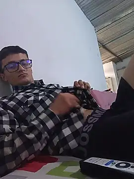 Davitfitnosuke webcam