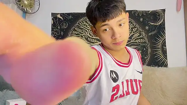 andy_belier23 (M twink) - lovense in my ass