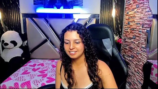 Tiffany_Ruubi webcam