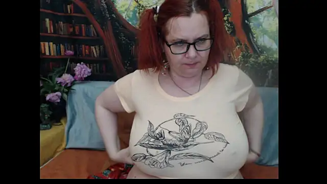 PlayfullMature webcam