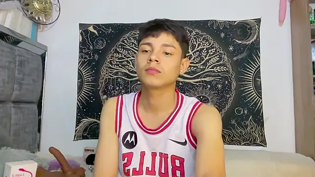 Bldavioro45 - Male webcam sex chat