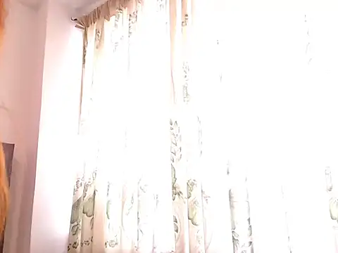 saara_johnson496 webcam