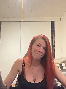 LisaLuxx live cam on StripChat