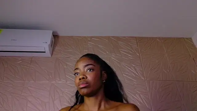 nina_bae webcam