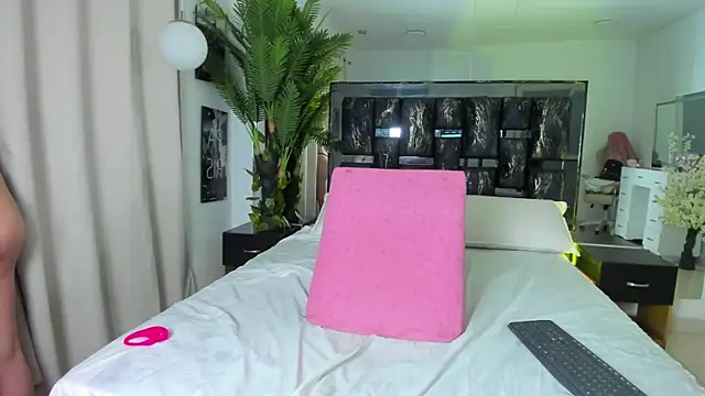scarlettjohnson_ live cam on StripChat