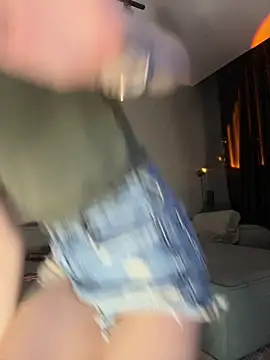 bastet (F young) - flash tits