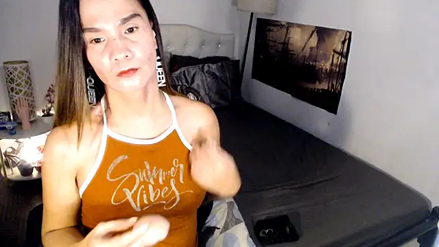 NinaDOM4CUM webcam