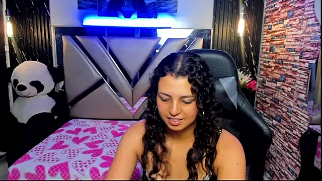 Tiffany_Ruubi webcam