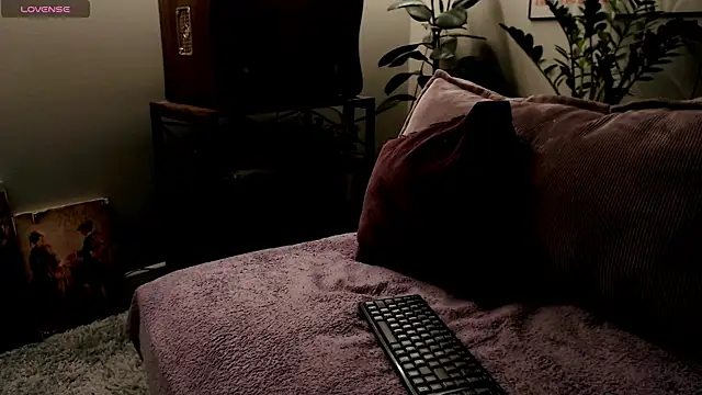 Kira_Reign webcam
