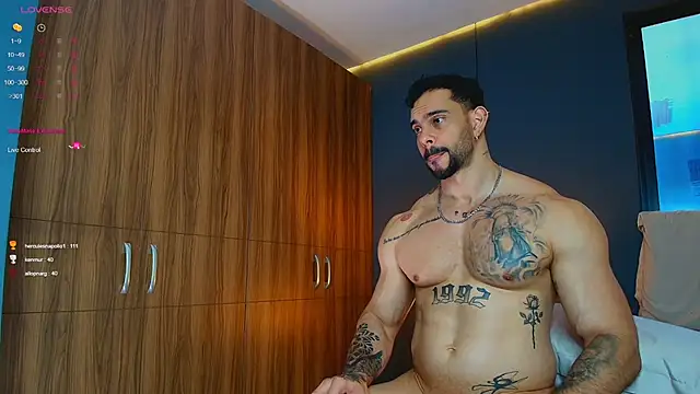 massimo_visconti live cam on StripChat