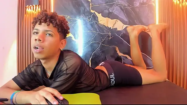 Amers_bigcock webcam
