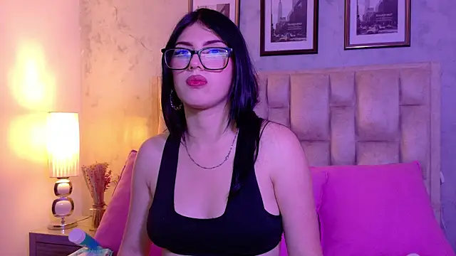 IsabellaRossi live cam on StripChat