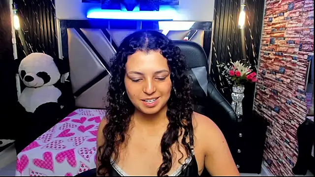 Tiffany_Ruubi webcam