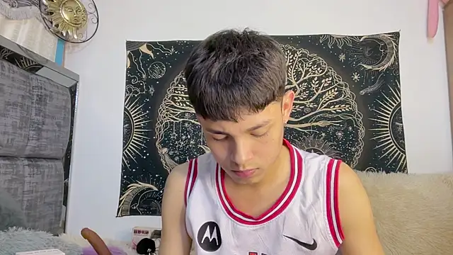 Bldavioro45 - Male webcam sex chat