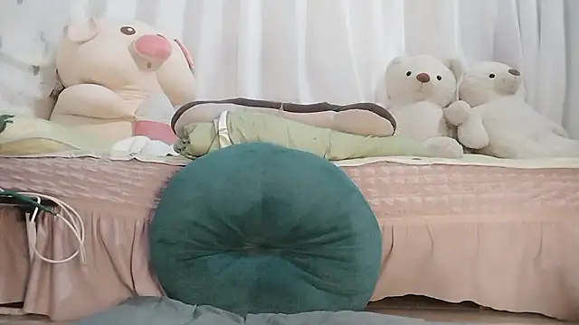 Bun_Bee live cam on StripChat