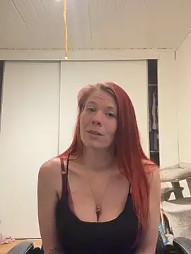 LisaLuxx webcam