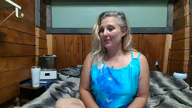 lisaxlovexxx live cam on StripChat
