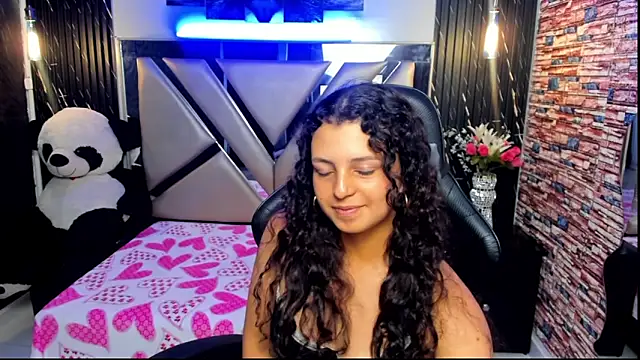 Tiffany_Ruubi live cam on StripChat