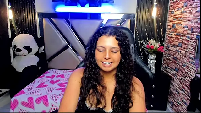 Tiffany_Ruubi webcam