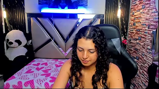 Tiffany_Ruubi webcam