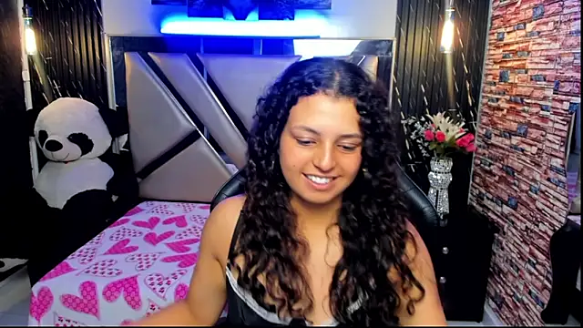 Tiffany_Ruubi webcam
