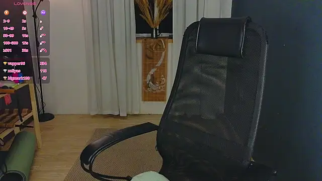 laracroftmansion live cam on StripChat