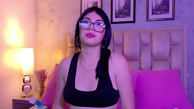 IsabellaRossi live cam on StripChat