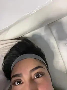 Linarodri live cam on StripChat