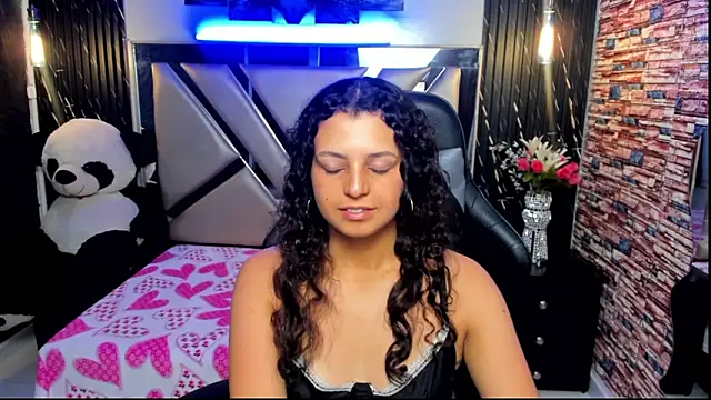 Tiffany_Ruubi webcam