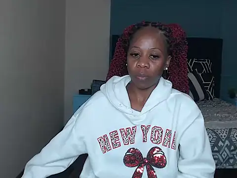 QUEENMANDYY webcam