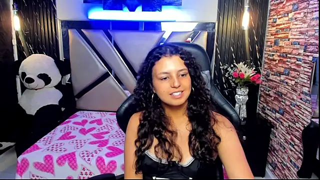 Tiffany_Ruubi webcam