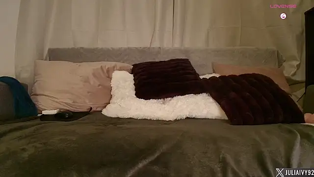 Julia-Ivy webcam