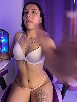Megaan_11 webcam