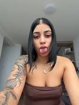 AlannaEvons webcam