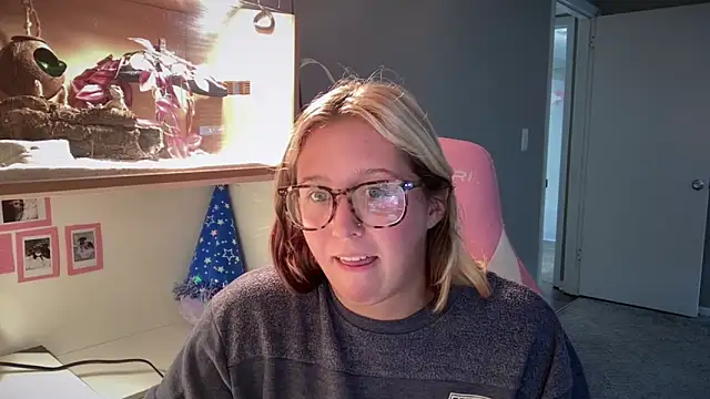MUSCLEMOMMY1365 webcam