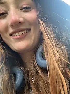 valery_salmons (G young) - Flash boobs