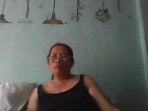 momshe2026 webcam