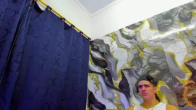 elvis_luciano webcam