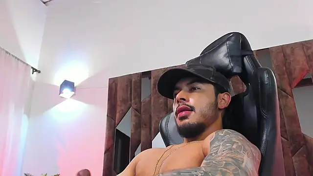 Justin_WhiteJS live cam on StripChat