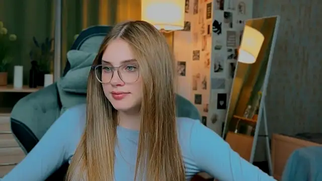 yourbeautyarya webcam