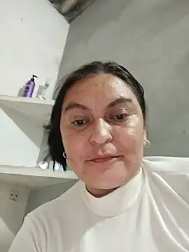 Horny-Mommy-Dirty webcam