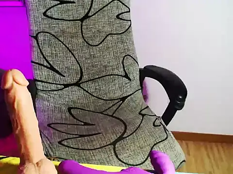 Hannah_Kiim webcam