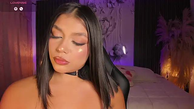 ShaniaDaniels webcam