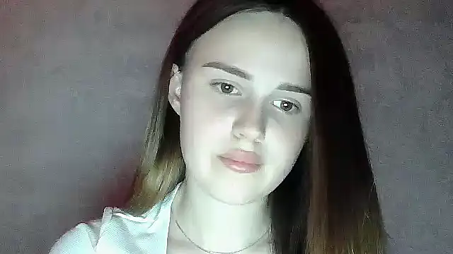 SweetLoraa webcam