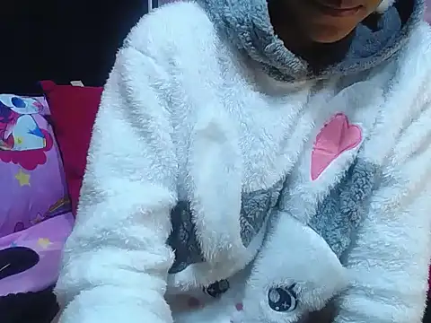 michellycherryxx24 webcam