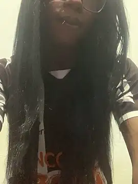 pretinhacacal webcam