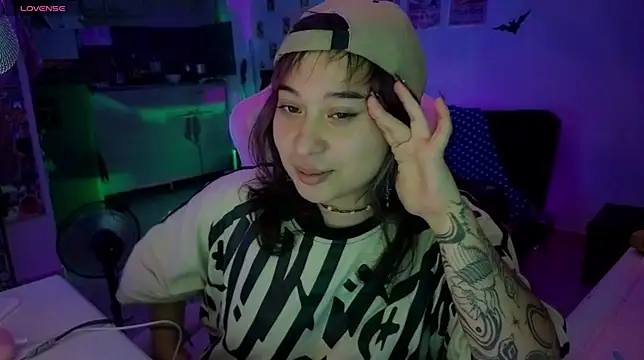 Celeste_Bauman webcam
